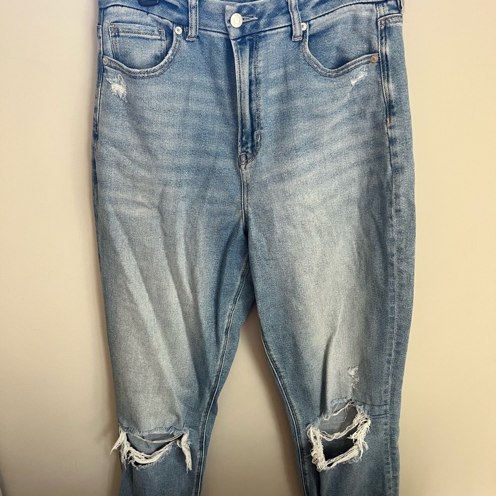 American Eagle Outfitters Light Blue Boyfriend Jeans